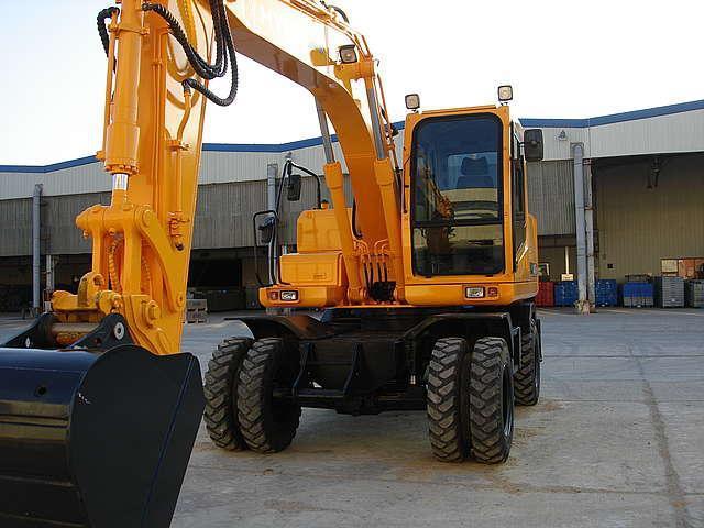 Колесный экскаватор HYUNDAI ROBEX 1400W-7 в аренду