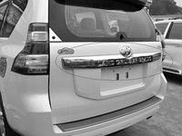 Хромированная накладка на заднюю дверь (пластик) для Toyota Land Cruiser Prado 155