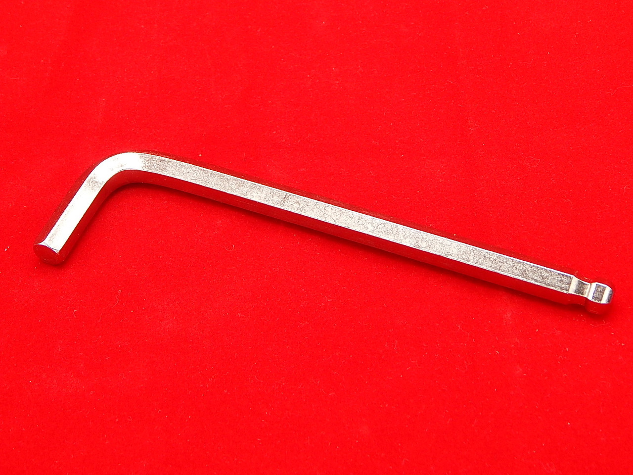 Ключ никелированный шестигранный с шаром (10 мм) - фото 1 - id-p49159009