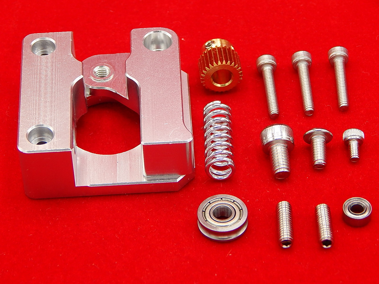 Комплект деталей для экструдера MK8 (правый зажим) с направленной подачей пластика - фото 1 - id-p49159077
