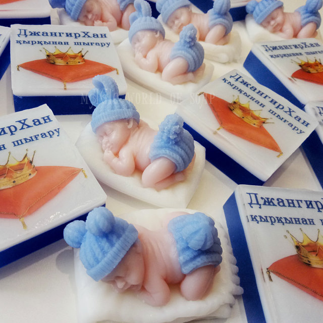 Puss in Boots және Kitty Softpaws жыныстық қатынасқа түсуде.