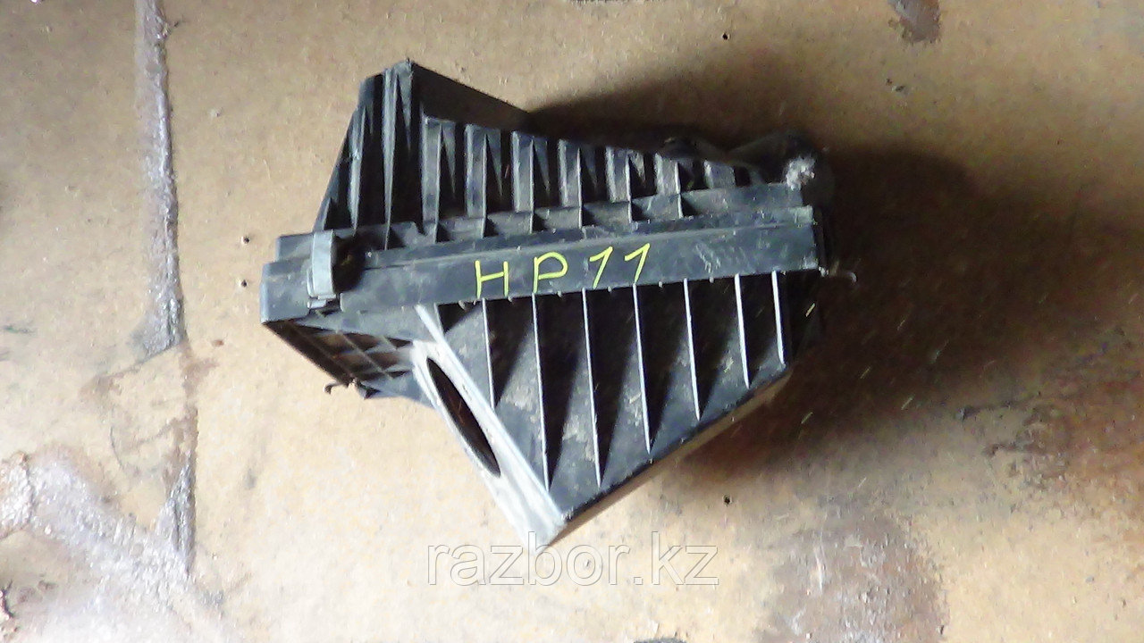 Корпус воздушного фильтра Nissan Primera (11)