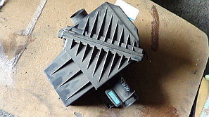 Корпус воздушного фильтра Nissan R'nessa