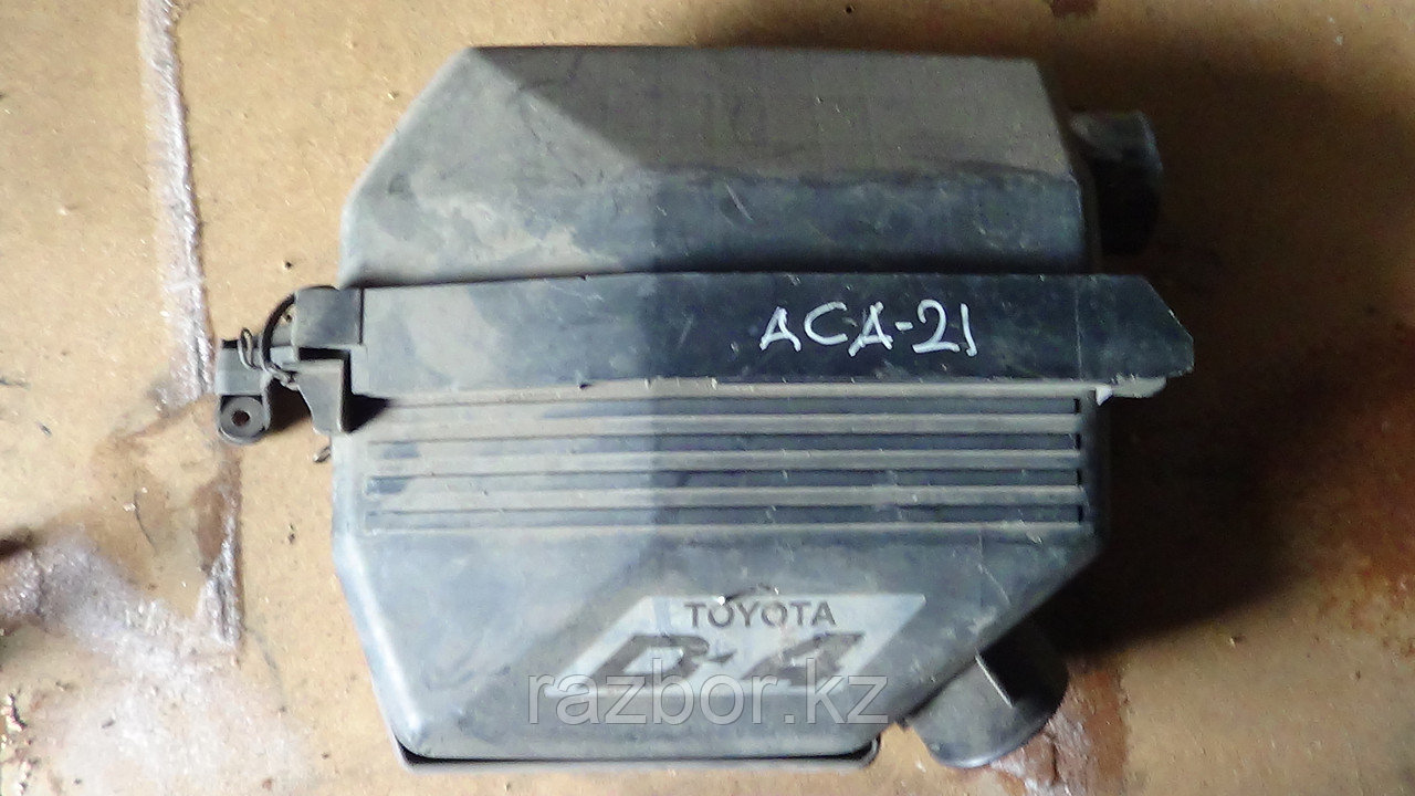 Корпус воздушного фильтра Toyota RAV4 (ACA21)