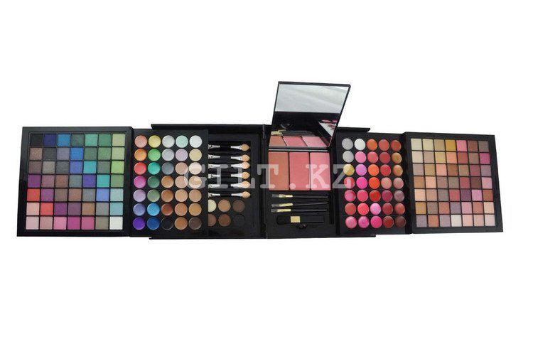 Набор для макияжа MAC Every Color Imaginable