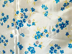 Штора для ванной 180 х 180 (ткань) цветы синие на белом фоне  ***