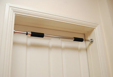 Турник в дверной проем раздвижной (металл, неопрен, l- 80см-130см). Алматы