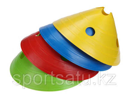 Фишки для разметки поля (фишки футбольные) с отверстиями для перекладины