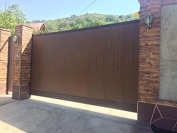 Откатные ворота "металл сайдинг" на консоли