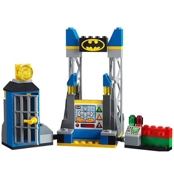 Lego Juniors Нападение Джокера на Бэтпещеру 10753