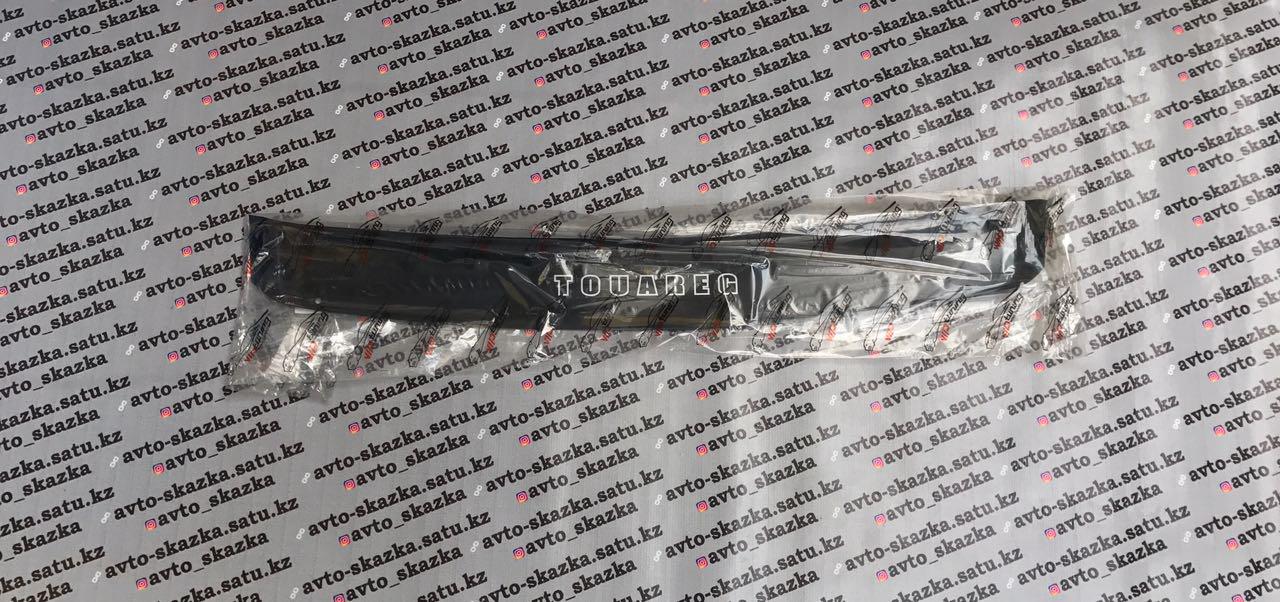 Мухобойка на VOLKWAGEN  TOUAREG	(2003-2009)