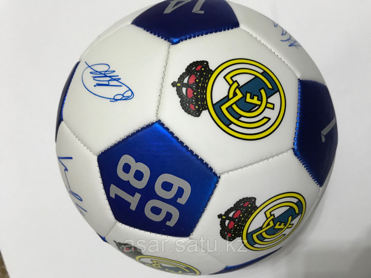Мяч футбольный с автографами , Real - фото 1 - id-p50050561
