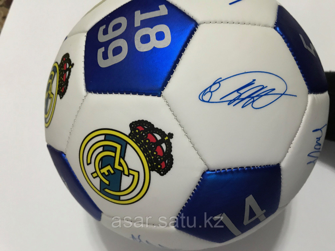 Мяч футбольный с автографами , Real - фото 3 - id-p50050561