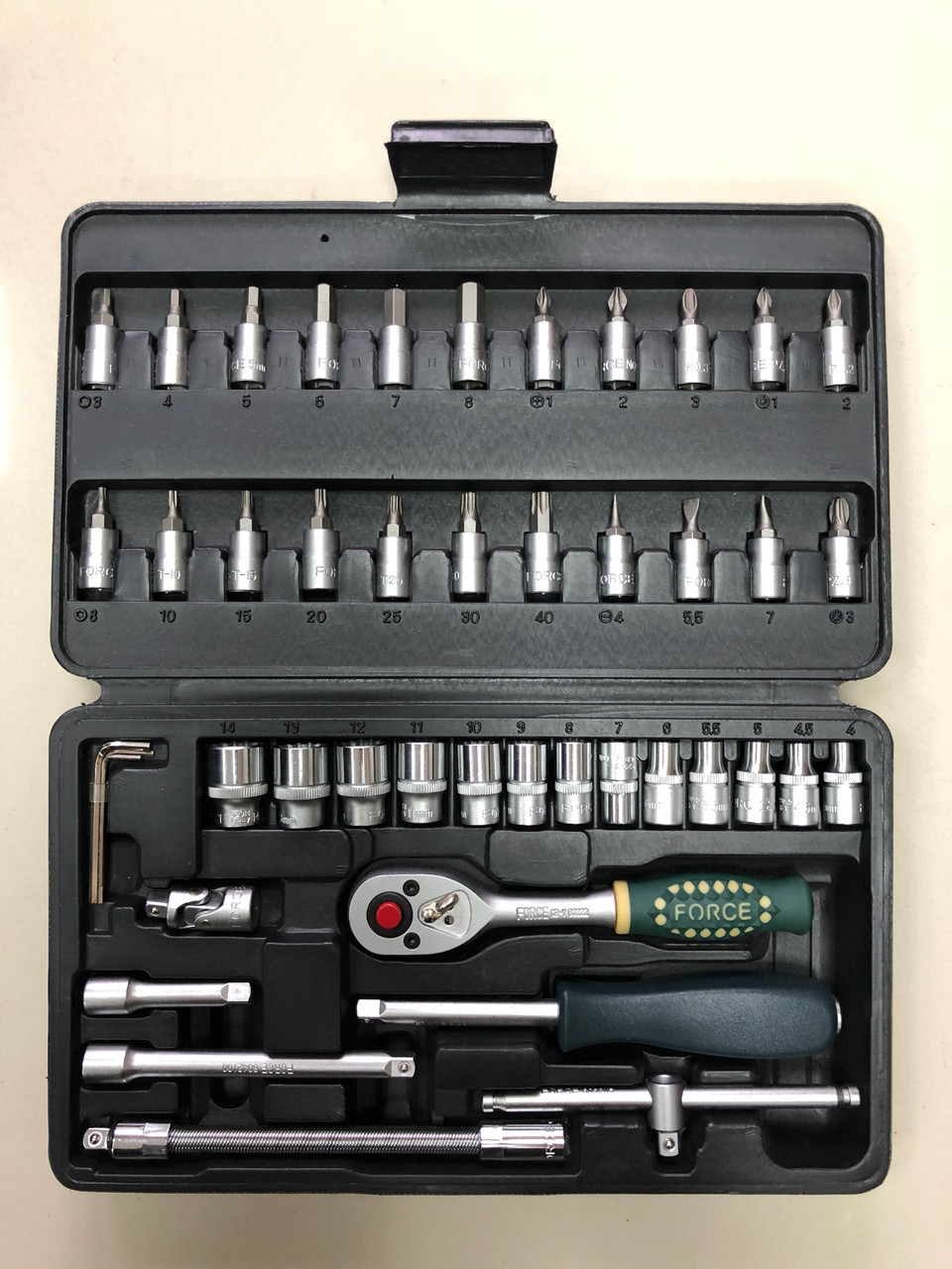 Набор инструмента Force 2462-9 1/4" (12-ти гран.) (46пр.)
