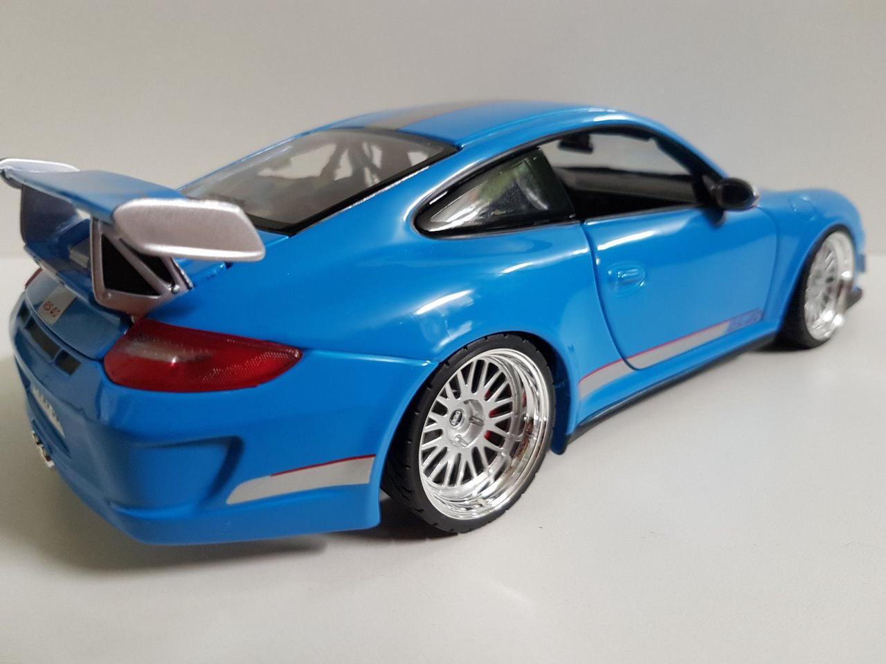 Коллекционная металлическая машинка Bburago Porsche GT3 RS