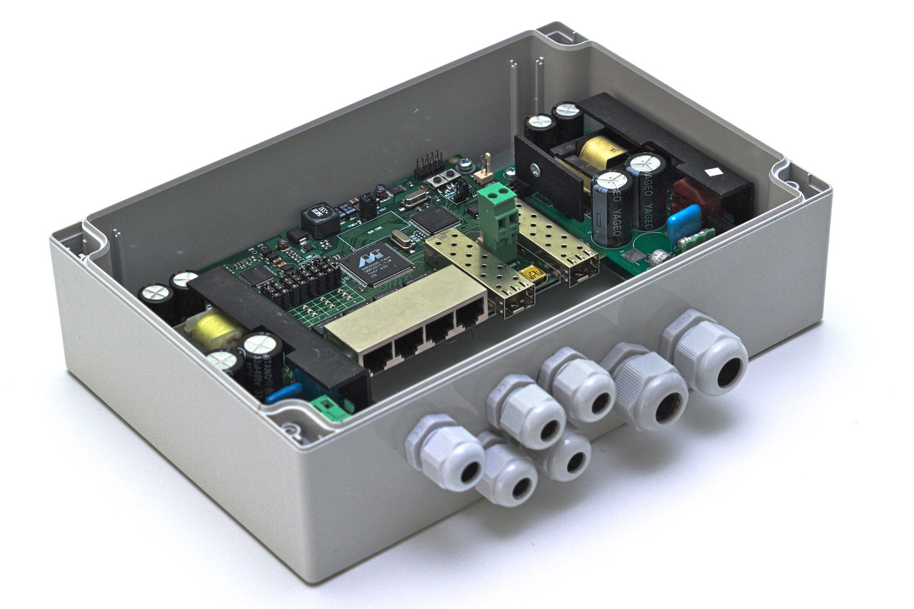 Коммутатор TFortis PSW-2G 4F управляемый