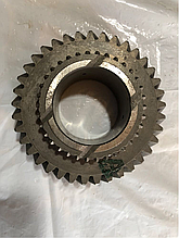 Шестерня привода переднего моста