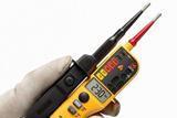 Fluke T130/VDE - тестер напряжения/целостности с ЖК-дисплеем и переключаемой нагрузкой (версия VDE)