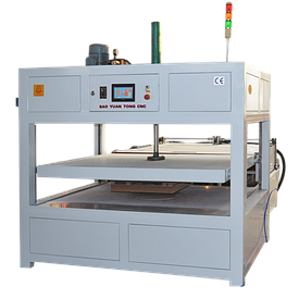 Машина для вакуум-формовки, нажима и выдувания BXY