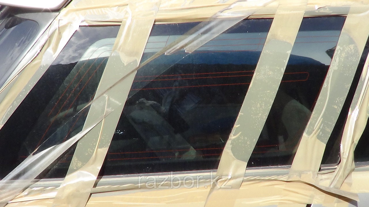 Cтекло заднее правое (собачатник) Subaru Lancaster (BH9)