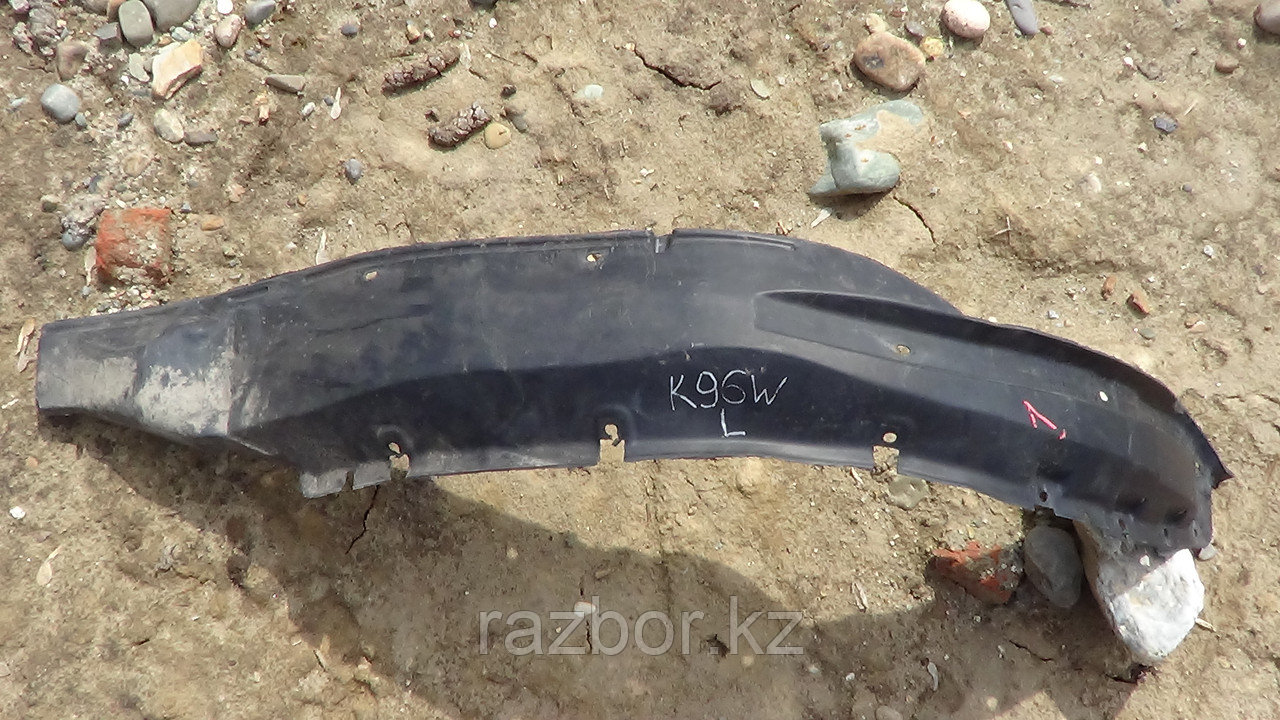 Подкрылок левый Mitsubishi Challenger