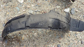 Подкрылок правый Nissan Prairie Joy