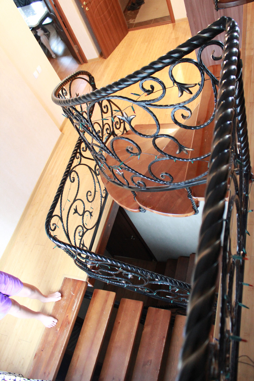 Кованная лестница с перилами - фото 6 - id-p52072258