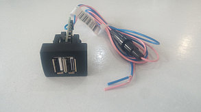 Двухгнёздное универсальное зарядное устройство "Штат USB 3.0 Приора-Гранта"