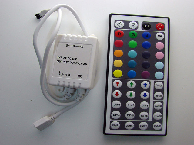 Набор 44 кнопочный пульт + 1метр RGB ленты IP20 - фото 2 - id-p3536300
