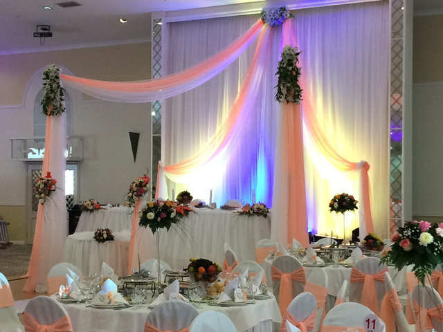 Оформление свадьбы в персиковом цвете в зале Princess Hall 11
