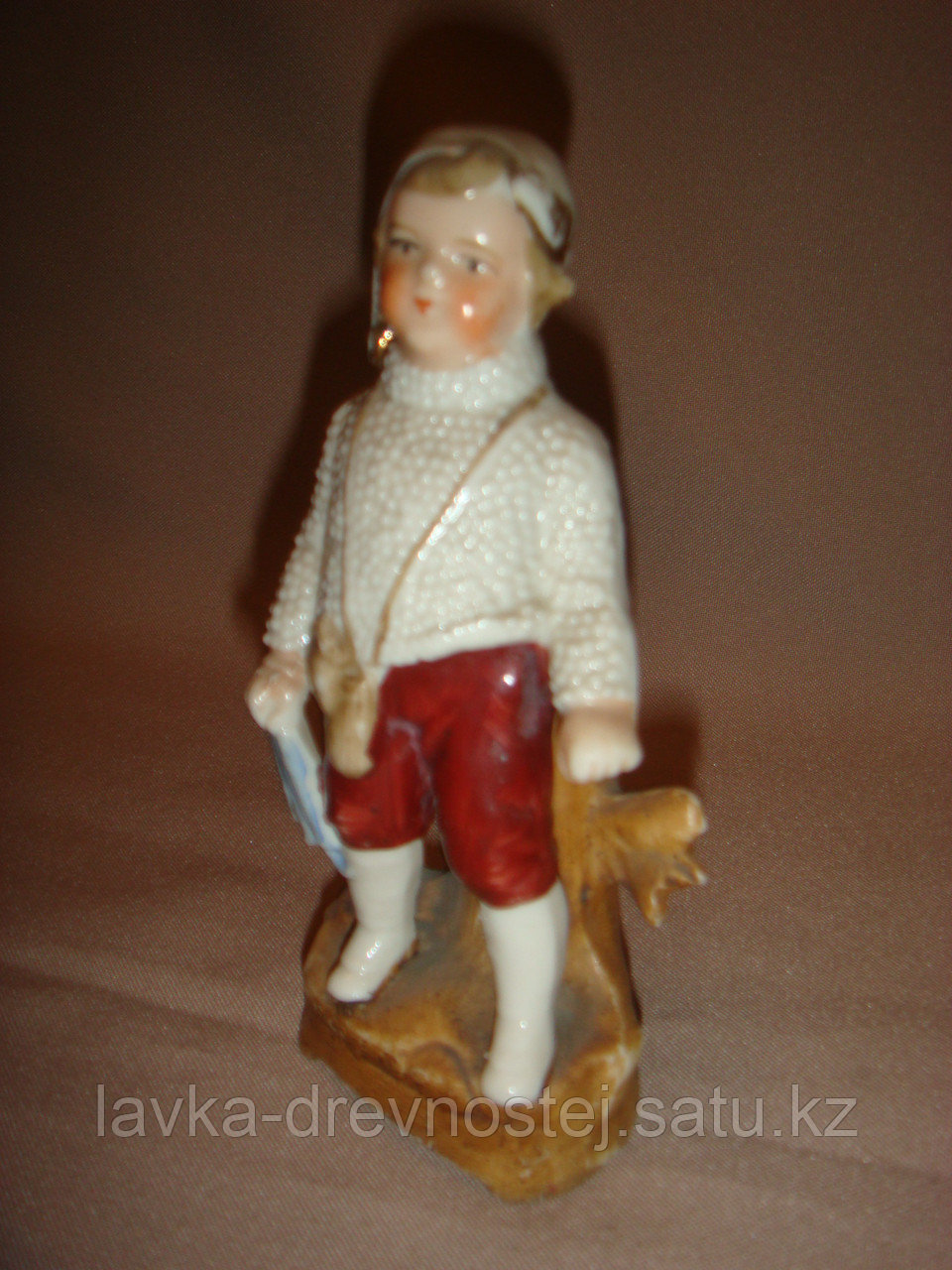 Антикварная статуэтка "Мальчик в костюме гнома" - фото 1 - id-p45426457