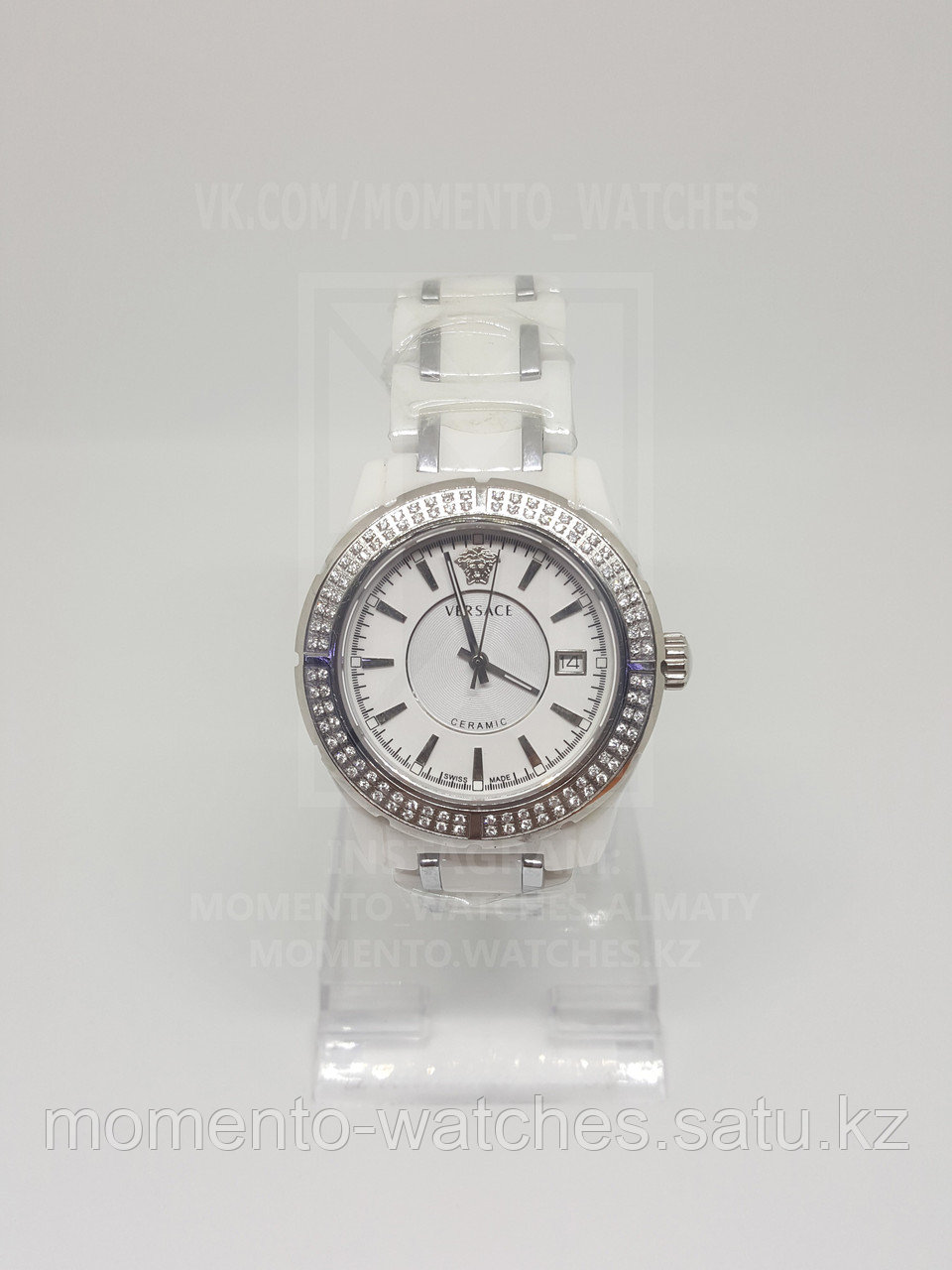 Женские часы Versace