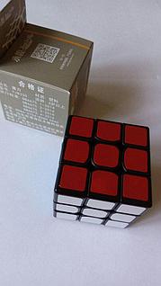Кубик 3х3 guanlong бел или черн арт YJ8335