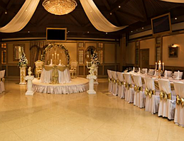 Нарядные чехлы с золотистыми бантами