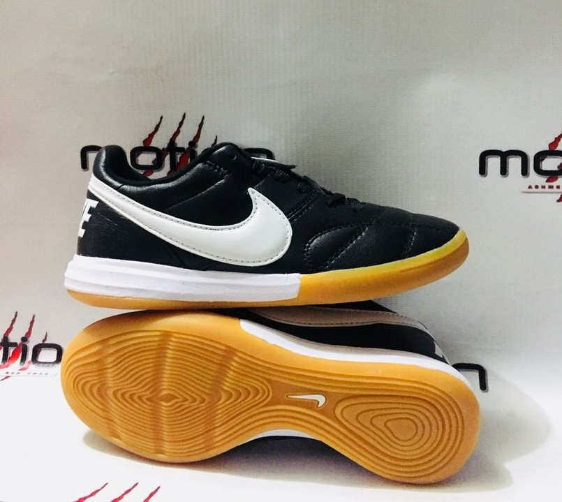Бутсы-футзалы футбольные Nike подростковые размеры 34-39