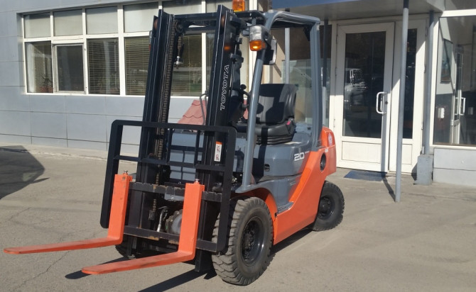 Вилочный погрузчик TOYOTA 02-8FG20 V4000 (2012)