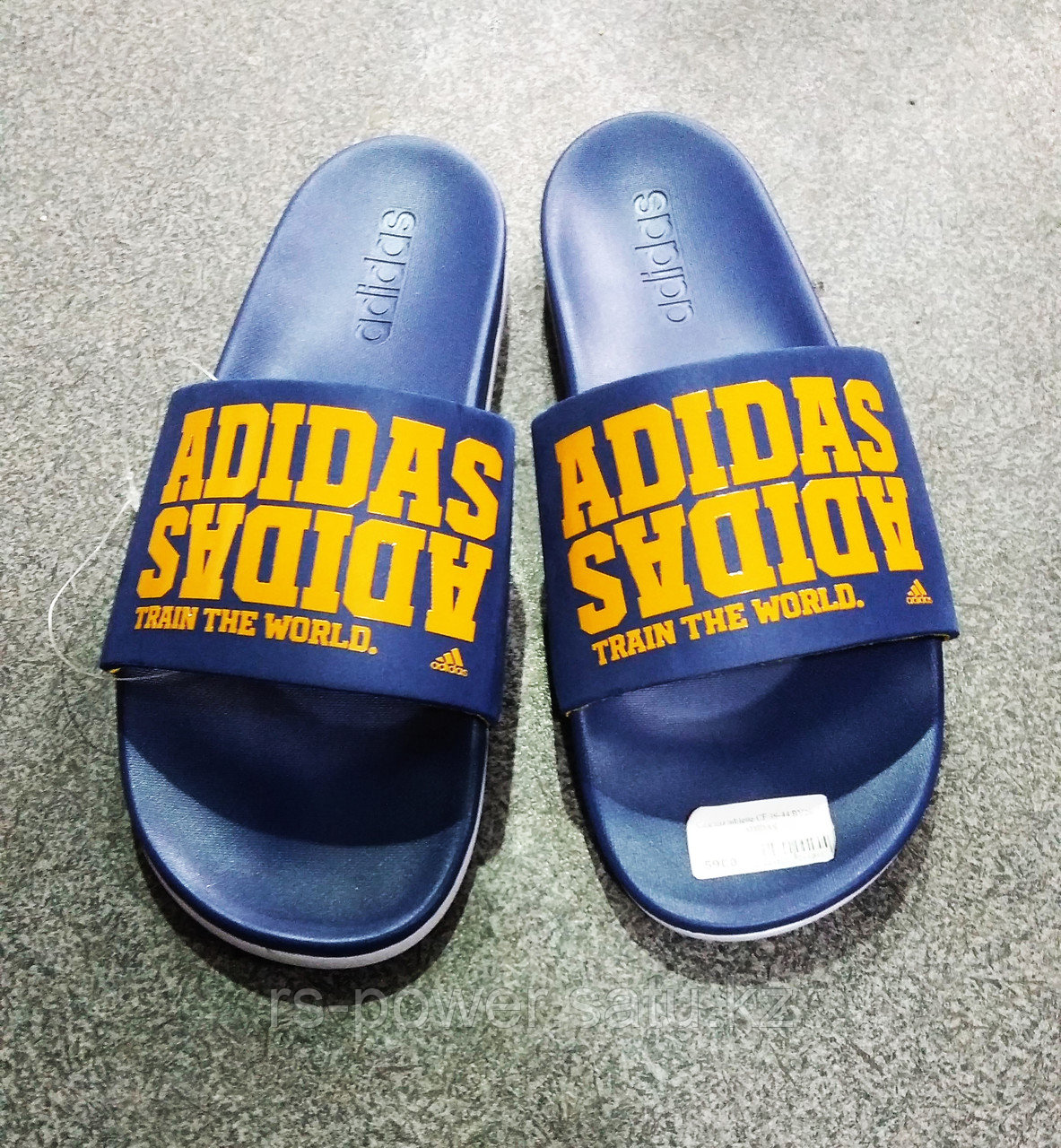 Сланцы Adidas