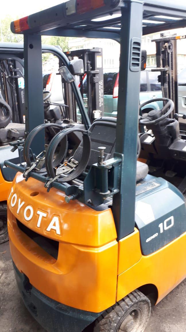 Вилочный погрузчик TOYOTA дизель 1 тонна (02-7FD10)