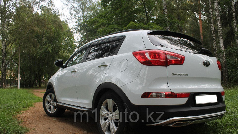 Накладка заднего бампера с раздвоенным выхлопом на KIA Sportage/КИА Спортейж 10-