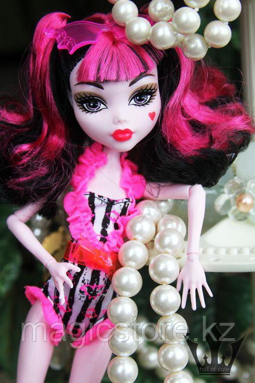 Кукла Monster High Дракулаура в купальнике Drakulaura swim dolls