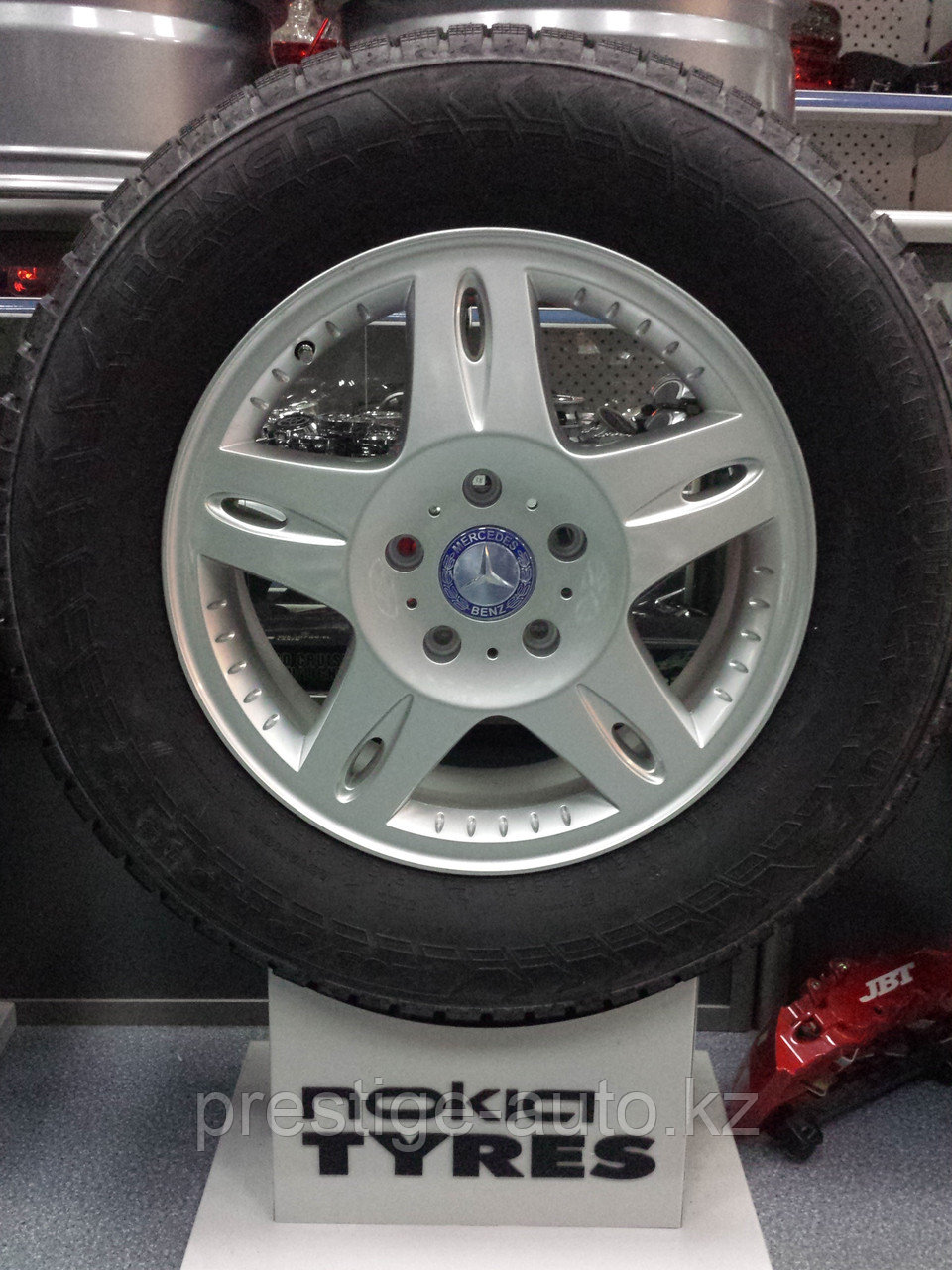 Диски R18 original на Mercedes GW 463