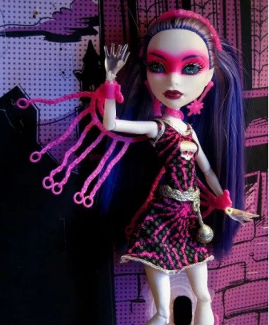 Кукла Monster High Спектра Вондергейст Супергерои Power Ghouls Spectra Vondergeist - фото 1 - id-p51629111