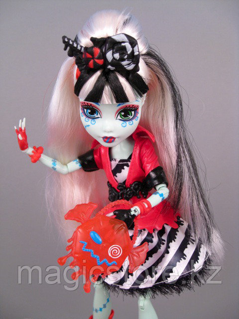 Кукла Monster High Фрэнки Штейн Сладкий кошмар Sweet Screams Frankie Stein Exclusive Doll