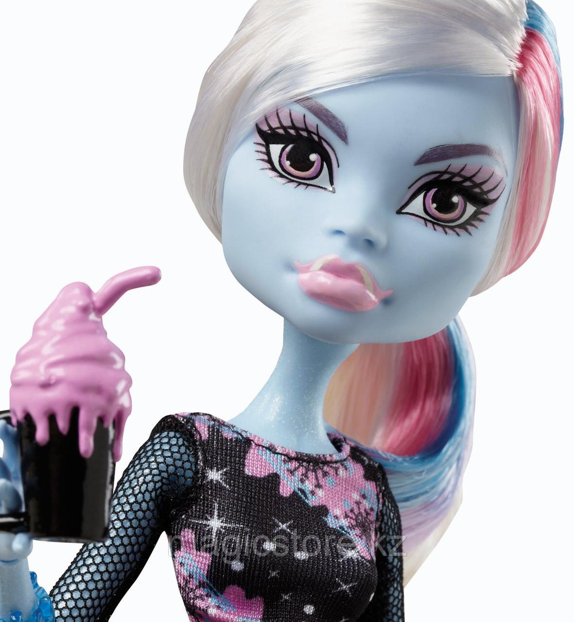 Кукла Monster High Эбби Боминейбл Кофейное зернышко Abbey Bominable Coffin Bean Doll - фото 1 - id-p51629128