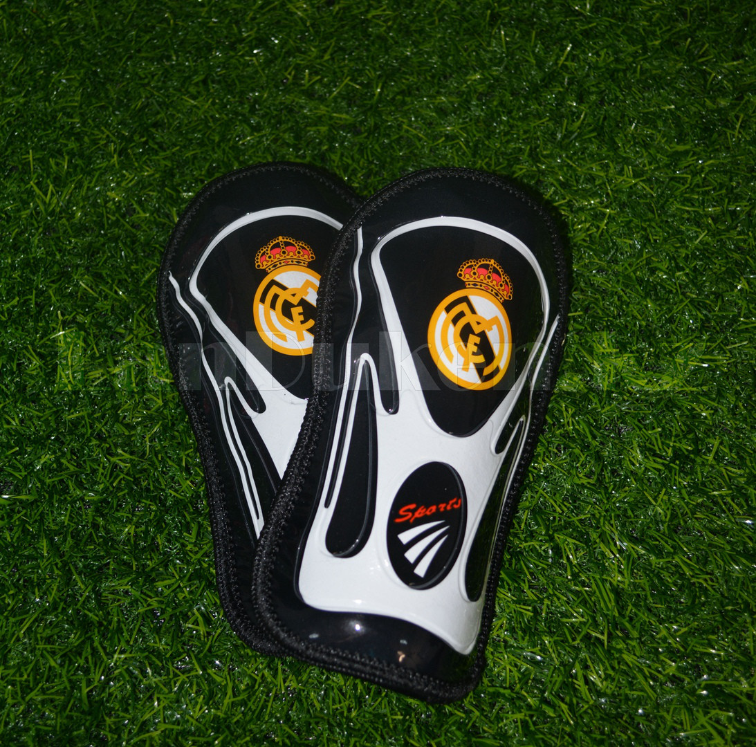 Детские футбольные щитки Real Madrid