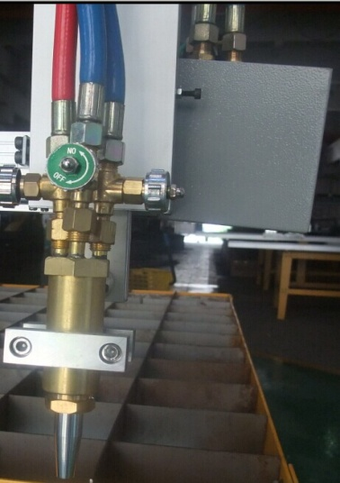 Станок плазменной резки с ЧПУ 1600*3000мм портативный для резки металла