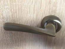 Дверная ручка Корона L012 бронза