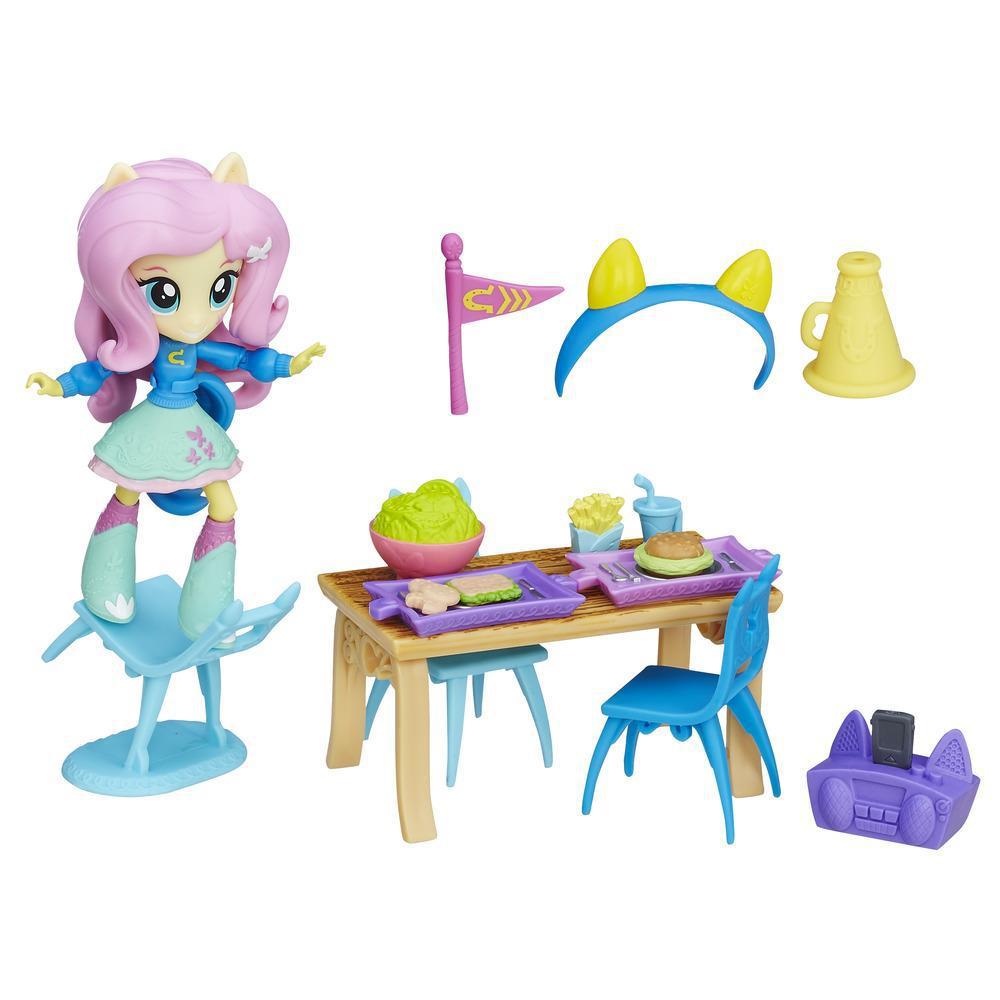 Equestria Girls Набор мини-кукол Флаттершай «Школьное кафе»Готовы к потрясающей вечеринке? Вечеринка в традици