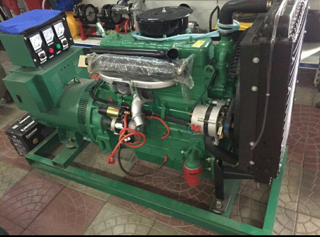 Дизельный генератор 24 кВт, стартер, аккумулятор без АВР