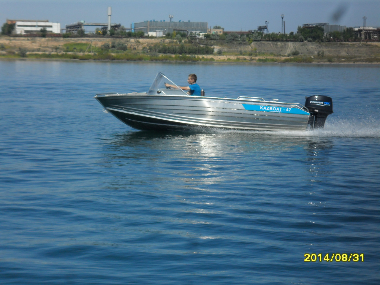 Мотрные лодки с дистанционным управлением Kazboat 47